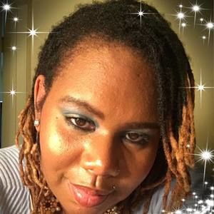 Meet your Posher, Cynthia